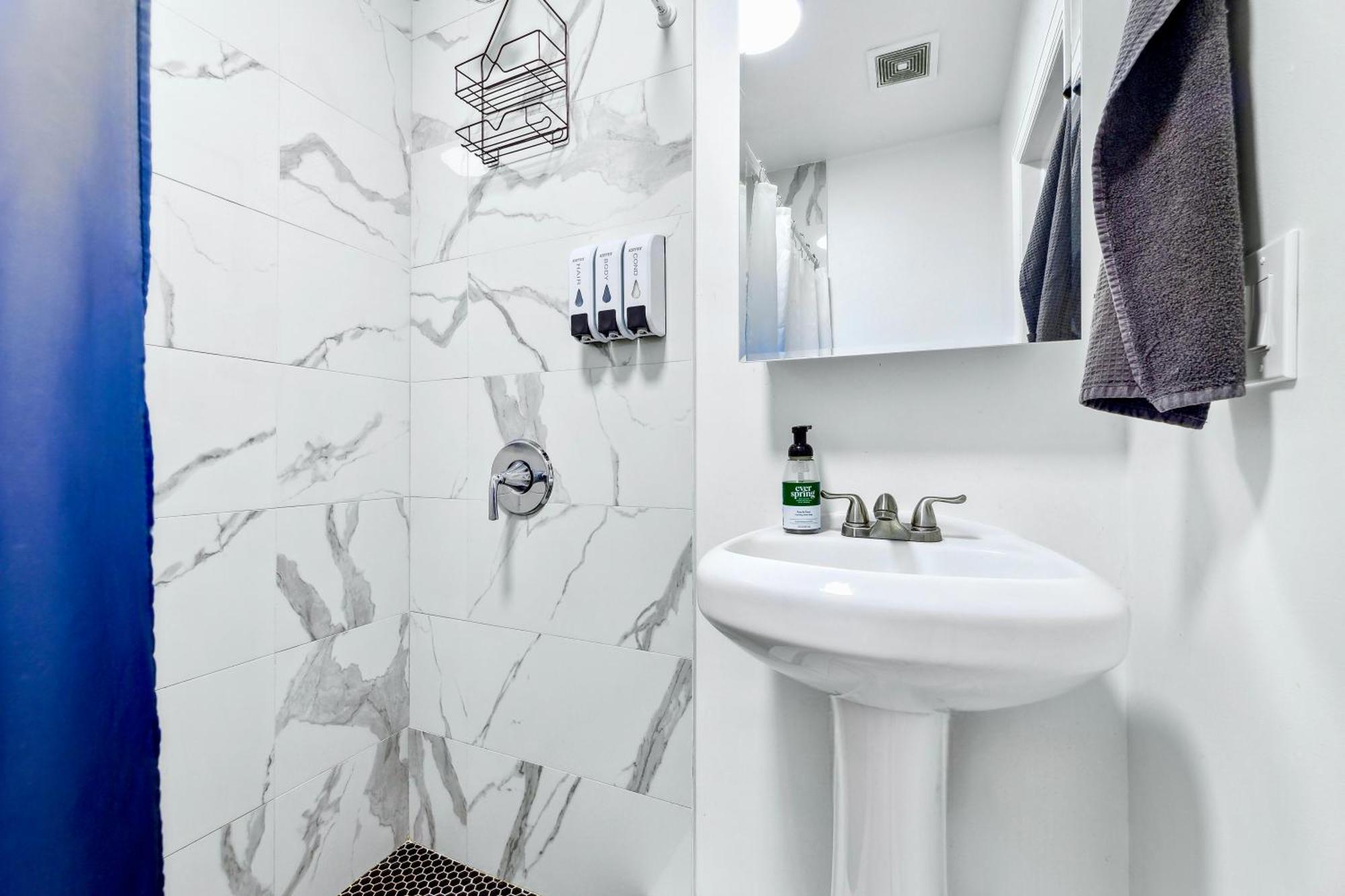 Homelike Suites In The Heart Of China Town New York Exteriör bild